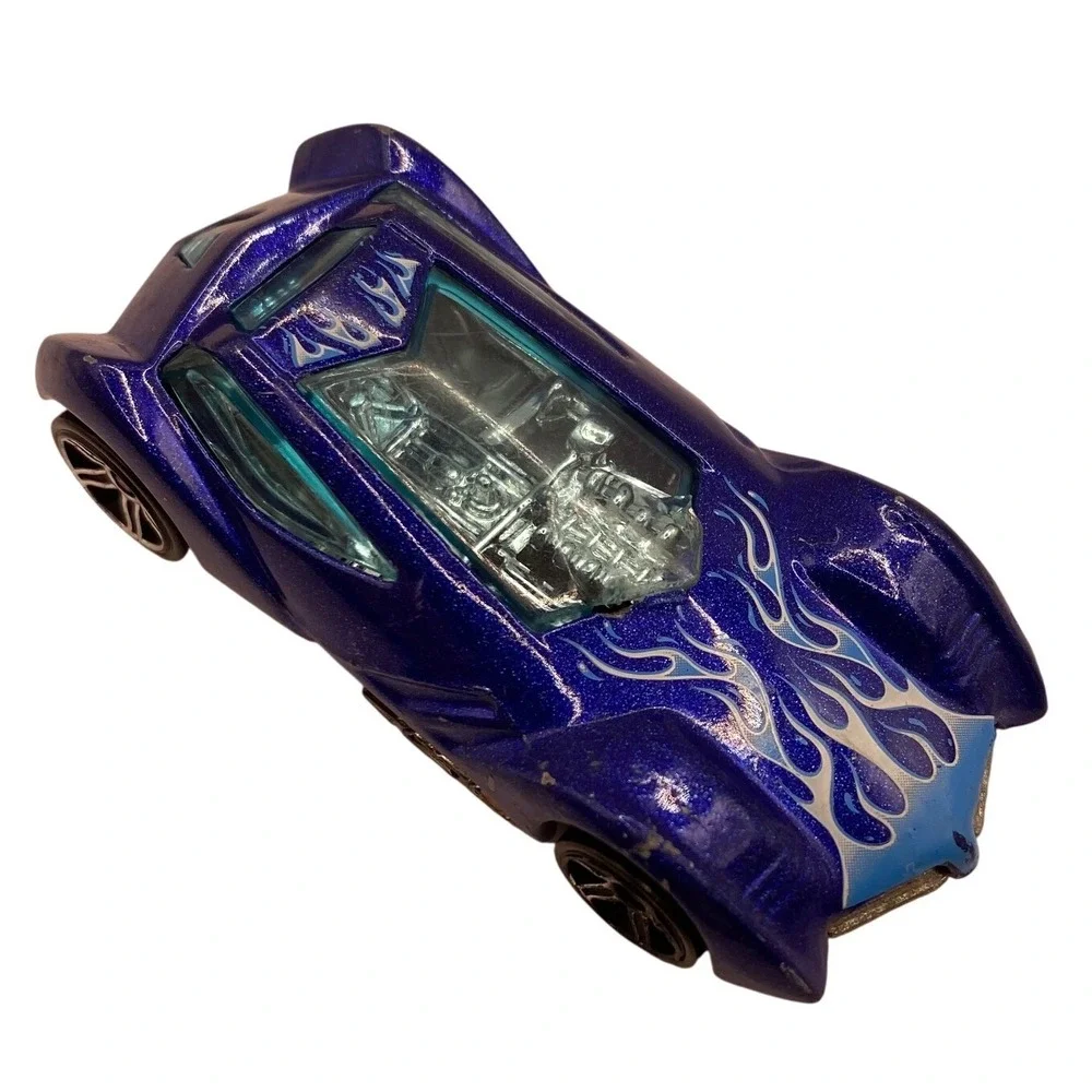 Hot Wheels Sinistra 2002 Metallic Purple Blue Flames Diecast Fantasy Car 1:64